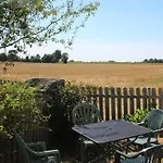 Le Poirier Perfect For 2 Adults And 2 Children Heated Pool And Games Feriehus