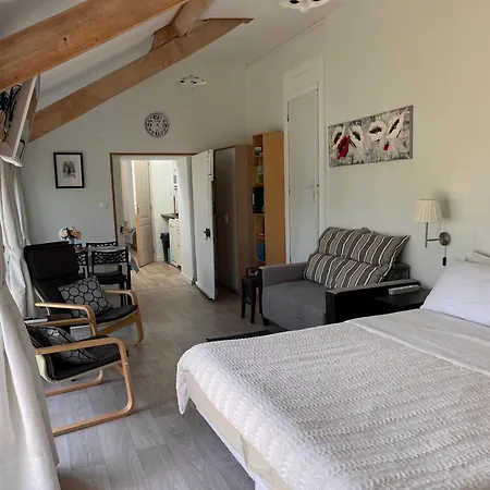Le Poirier Perfect For 2 Adults And 2 Children Heated Pool And Games