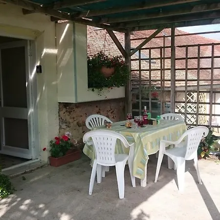 度假居 Le Poirier Perfect For 2 Adults And 2 Children Heated Pool And Games