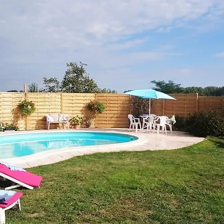 Le Poirier Perfect For 2 Adults And 2 Children Heated Pool And Games Room Auverse