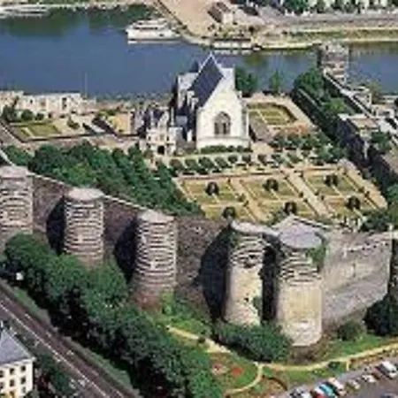 펜션 Le Poirier Perfect For 2 Adults And 2 Children Heated Pool And Games *