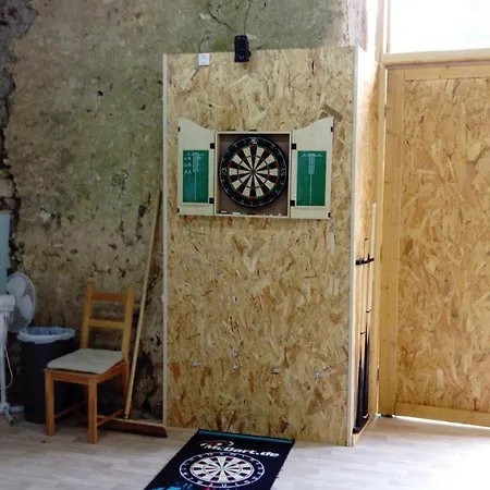 度假居 Le Poirier Perfect For 2 Adults And 2 Children Heated Pool And Games Auverse