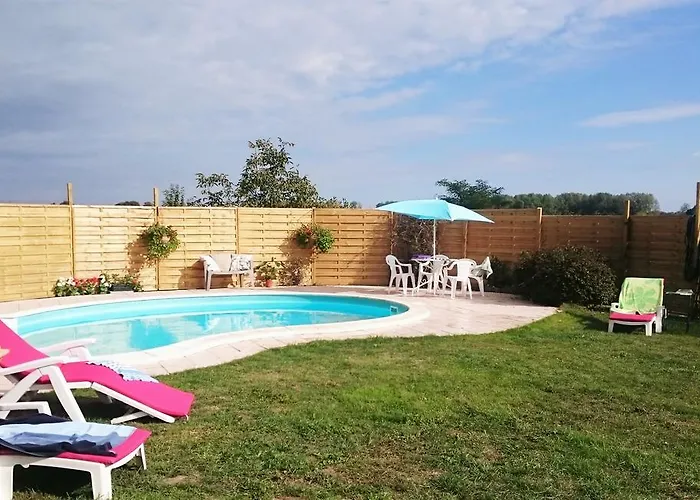Le Poirier Perfect For 2 Adults And 2 Children Heated Pool And Games Auverse