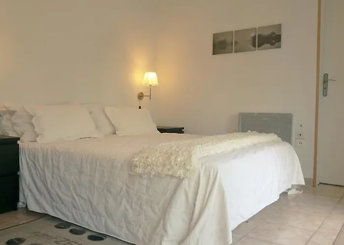 펜션 Le Poirier Perfect For 2 Adults And 2 Children Heated Pool And Games Auverse