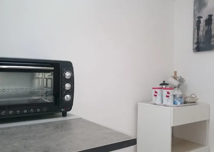 Le Poirier Perfect For 2 Adults And 2 Children Heated Pool And Games Auverse