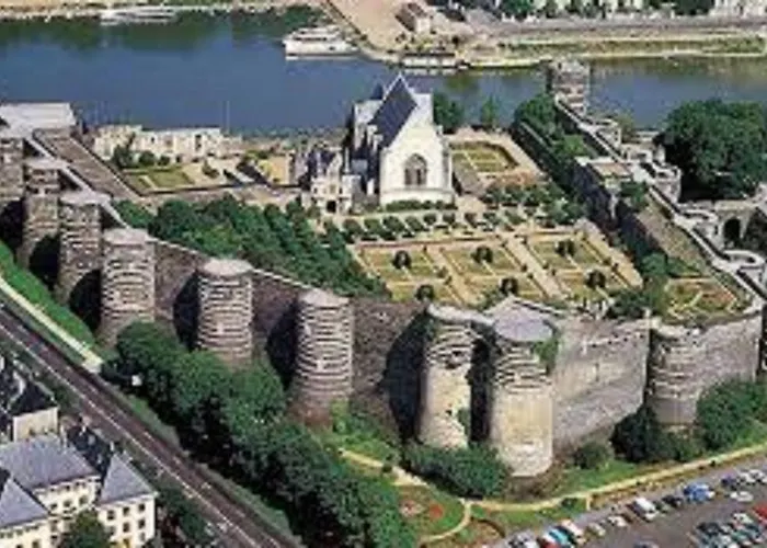 펜션 Le Poirier Perfect For 2 Adults And 2 Children Heated Pool And Games *