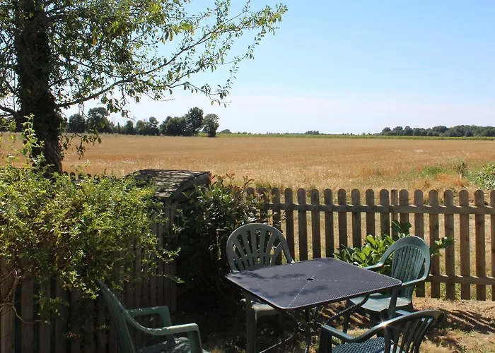 Le Poirier Perfect For 2 Adults And 2 Children Heated Pool And Games 펜션