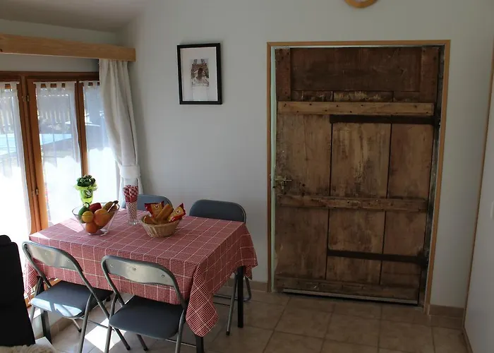 Le Poirier Perfect For 2 Adults And 2 Children Heated Pool And Games Сasa de vacaciones *