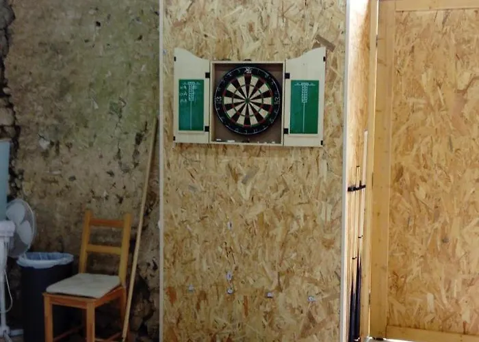 Сasa de vacaciones Le Poirier Perfect For 2 Adults And 2 Children Heated Pool And Games Auverse